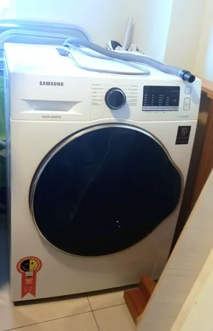 O tambor da sua lava e seca Samsung está fazendo barulhos estranhos, vibrando excessivamente ou travando durante o ciclo de lavagem? Calma, você não está sozinho! Este é um problema relativamente comum em alguns modelos da marca, mas que pode ser facilmente solucionado com o conhecimento e a assistência técnica adequados. Problema Tambor Lava e Seca Samsung.