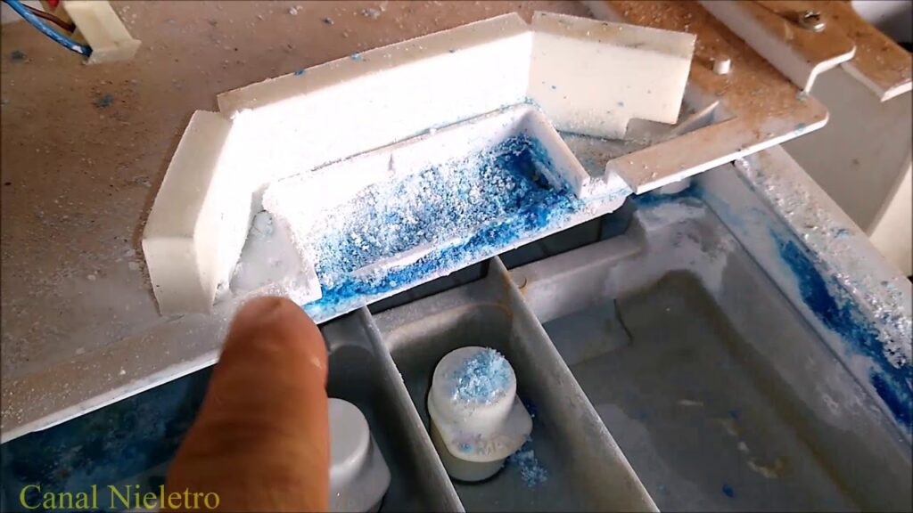 A dúvida sobre o uso do sabão em pó em máquinas de lavar, especialmente em modelos lava e seca, é bastante comum. Afinal, existe o receio de que esse tipo de produto possa danificar o aparelho, gerando gastos com reparos ou até mesmo a necessidade de uma nova compra. Sabão em pó estraga a máquina de lavar? Vamos responder tudo neste blog.