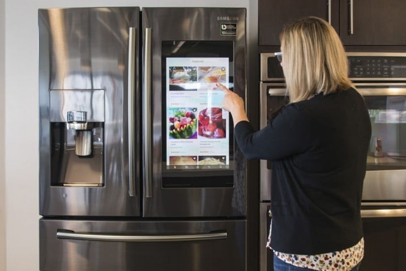 Sua geladeira Samsung deu pane e a comida está ameaçada? Calma! Não precisa entrar em pânico. Geladeiras, mesmo as mais modernas e tecnológicas como as da Samsung, às vezes precisam de um cuidado especial. Afinal, elas trabalham duro para manter nossos alimentos frescos e saborosos, não é mesmo? Assistência Técnica Geladeira Samsung: Onde Encontrar o Suporte Ideal?