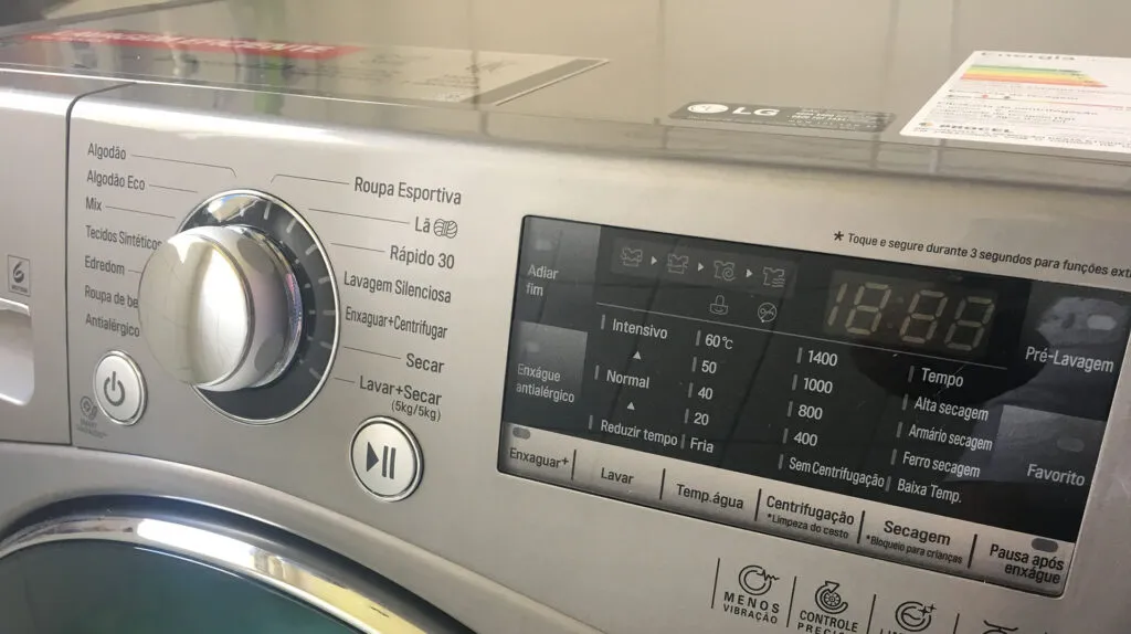 Em conclusão, adotar práticas regulares de cuidado e manutenção da máquina lava e seca não apenas prolonga sua vida útil, mas também assegura que ela continue a proporcionar eficiência e conveniência. Ao seguir as dicas fornecidas, você estará investindo no desempenho contínuo do seu eletrodoméstico.
